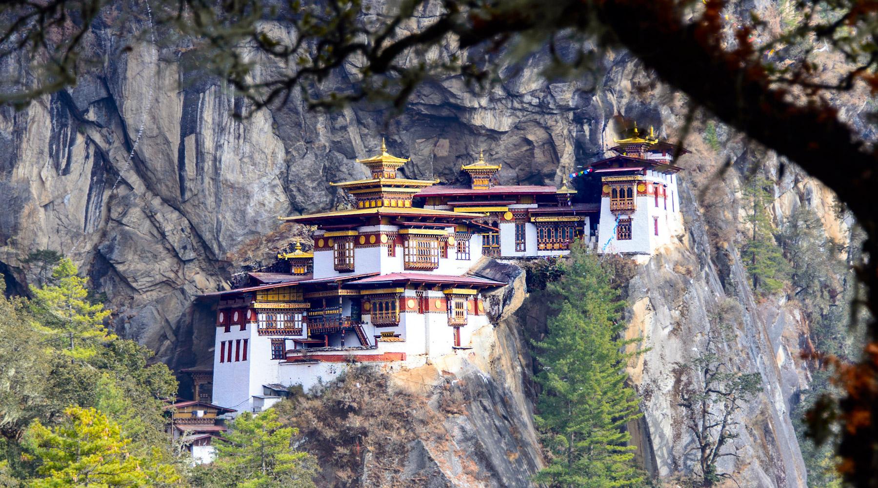 Immersive holidays in BHUTAN